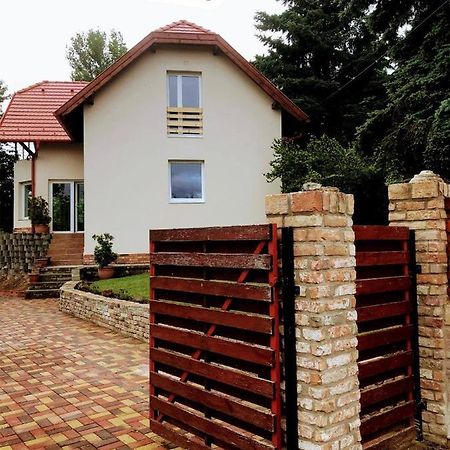 'New' Sunkissed Villa On The Old Hill Balatonalmadi Luaran gambar